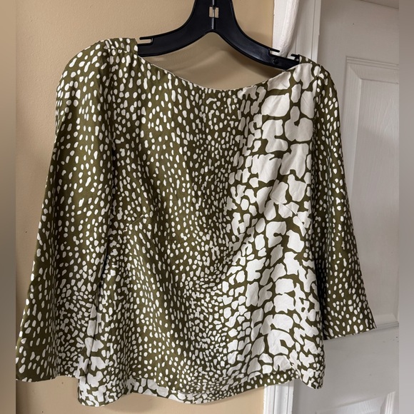 Women’s top J.Crew mid sleeves size 2 - Picture 2 of 2